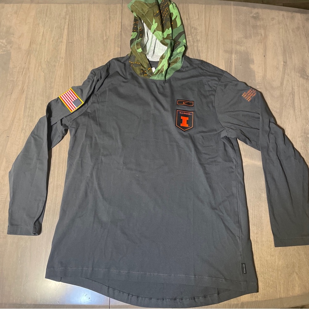 NWT! Nike On-Field Illinos Illini Salute To Service Lightweight Hoodie Size L